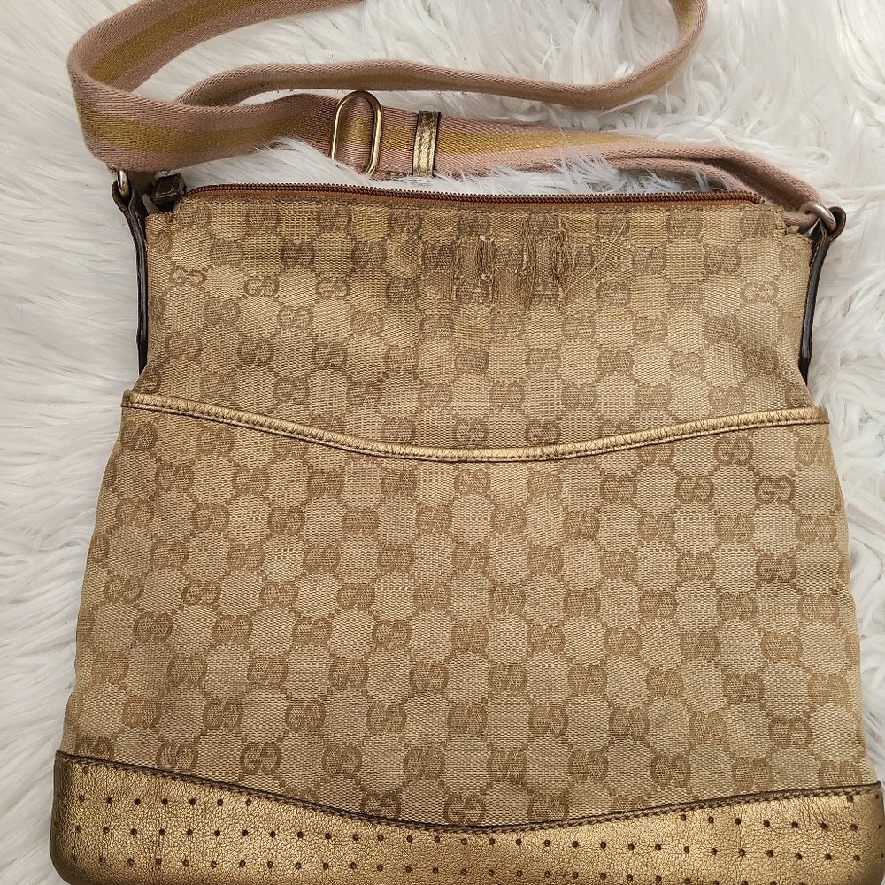 Gucci cross bag
